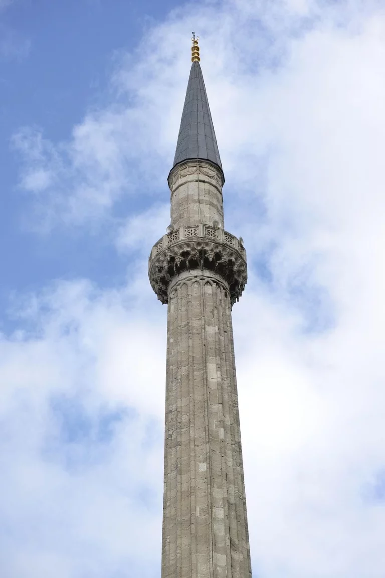 Hagia Sophia and the Blue Mosque: A Technical Comparison of Istanbul’s Dual Icons