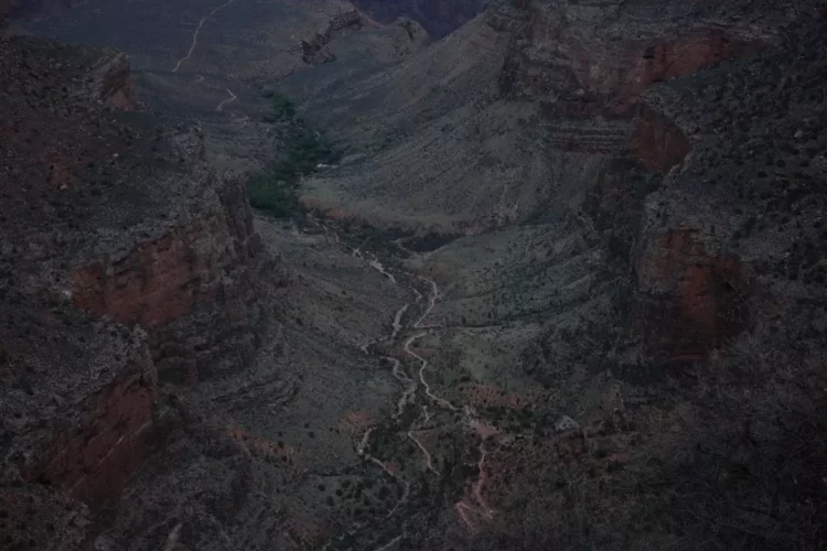 2 dead, at least 1 missing after Grand Canyon hit by flash floods