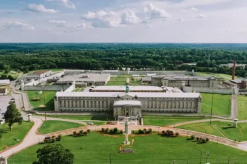 BOP faces scrutiny over exclusive deal to sell nicotine pouches to prisoners