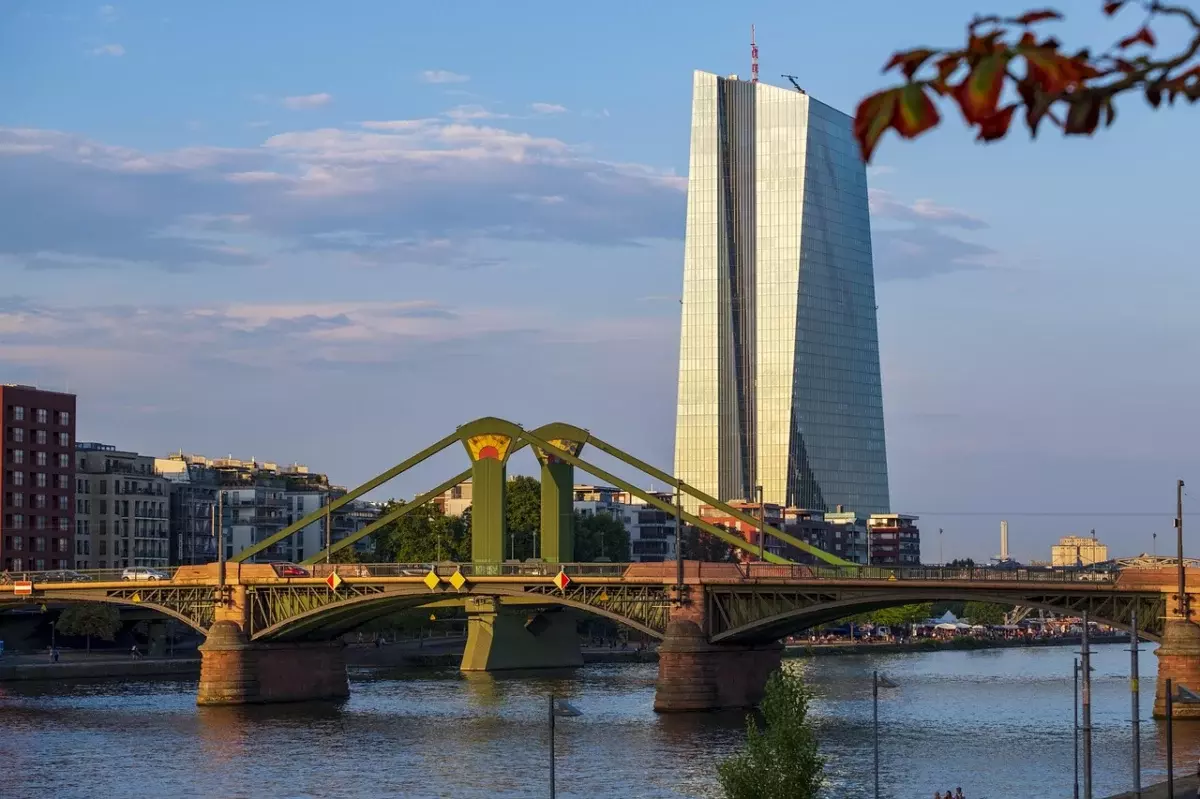 ECB Rate Hike and Lagarde Exit Rumors Put Eurozone Policy Under Pressure