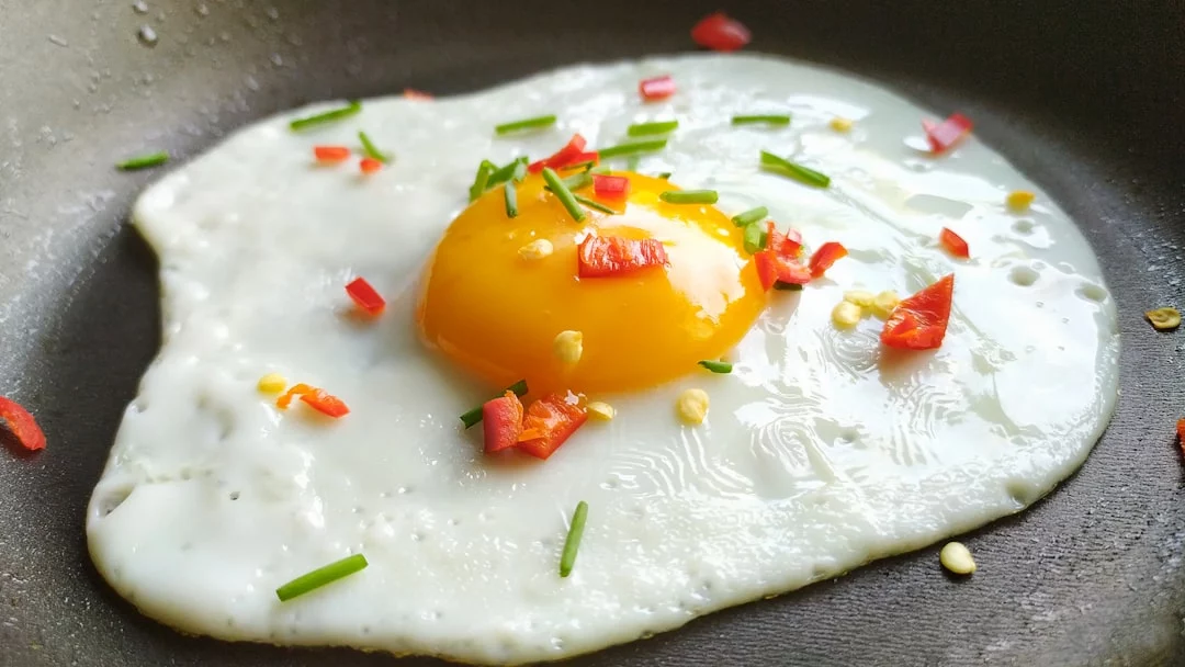 FSA guidance on runny yolk fried eggs during Salmonella outbreak: what to do now