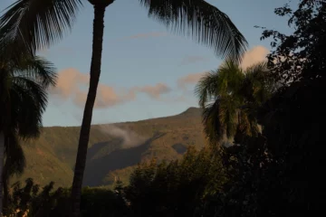Hawaii braces for impacts of Hurricane Lowell