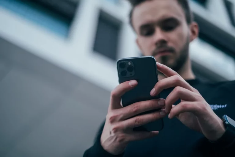 My Brief Summer Fling With Siri AI