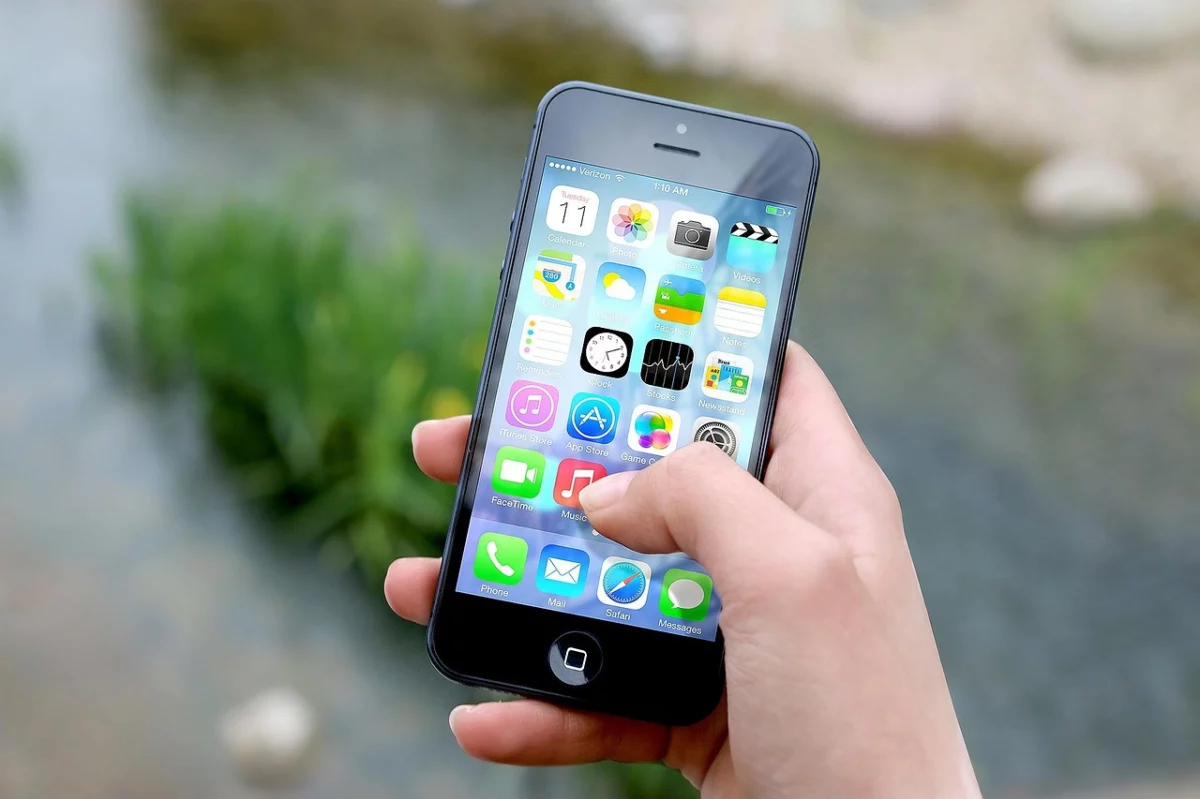 Samsung Welcomes Apple's Foldable Future—but Flags One Big Risk