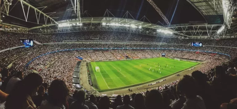Selfie-Seekers End Man Utd vs Leeds Match Early: Security, Social Media, and Stadium Accountability