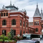 Smithsonian Secretary Stepping Down as History Debate Intensifies