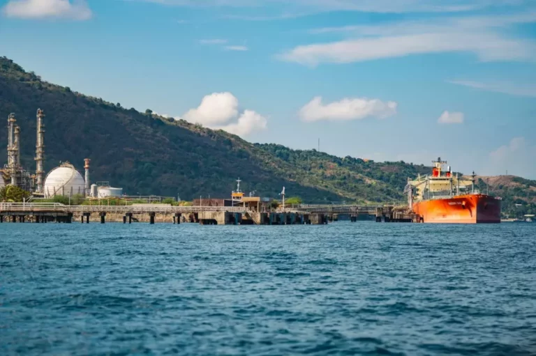 Trump says Venezuelan oil could replenish depleted U.S. stockpiles. Will it?