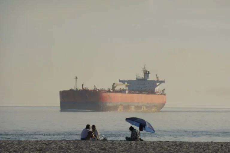 US Says It Destroyed Five Iranian Oil Tankers After Naval Attack
