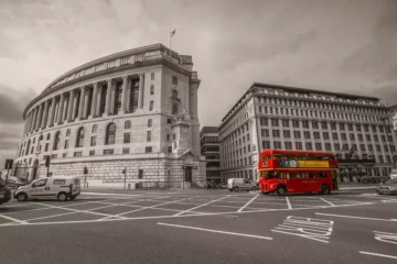 Uber’s Human-Backed Robotaxis Roll into London—What It Signals for Real-World Autonomy in 2026