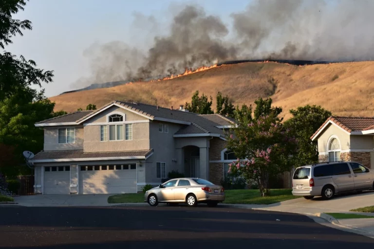 Why Wildfire Deaths Stay Low: Fire Weather Adaptation Explained