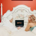 Best Comedy Series on HBO Max: A Critical Guide to the Funniest Shows