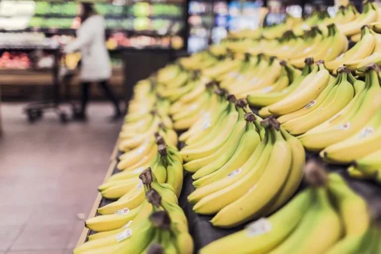 Christmas Retail Jobs UK: Pay, Perks and What Seasonal Hiring Really Means