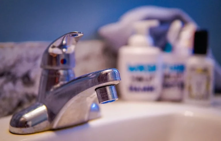 Oral-B iO3 Electric Toothbrush Deal: What a Deep Discount Really Means