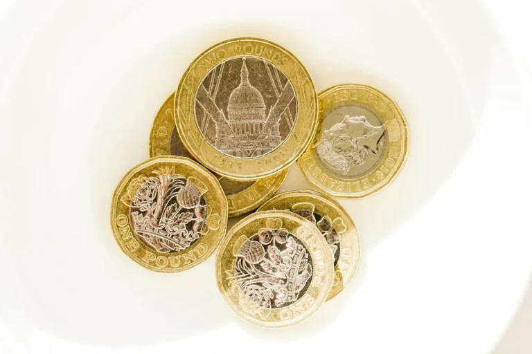 UK Inflation Rises to 3.5% as Budget Deficit Hits £24.5bn